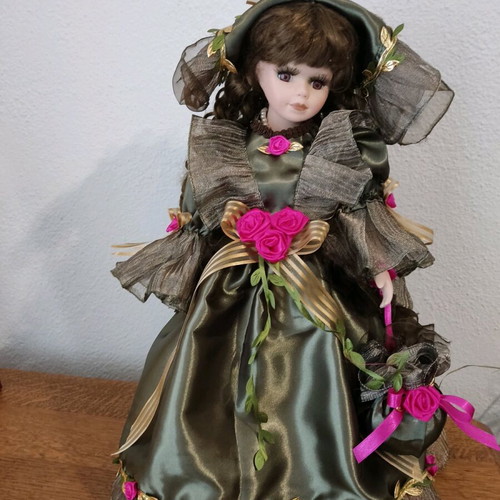Porcelain doll used 45cm in very good condition