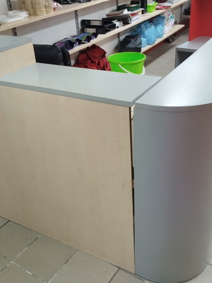 Reception desk like new, corner with two drawers 180x180x110 cm