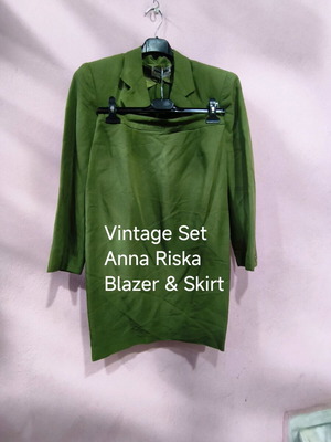 Anna Riska vintage suit set, blazer and skirt in khaki, like new