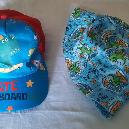 Children's hats like new, set of 2 for ages 2 to 3
