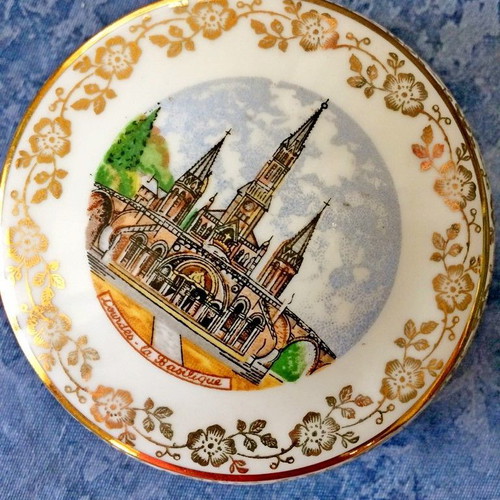 Porcelain decorative box Limoges France 1960s