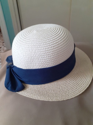 Karfil Straw Hat like new, beige with dark blue bow, size L