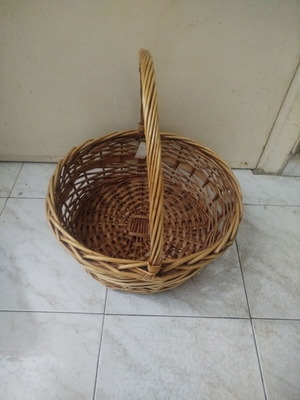 Round basket used, diameter 40cm