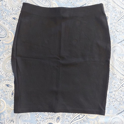 Muse elastic skirt size 38 like new, black, winter