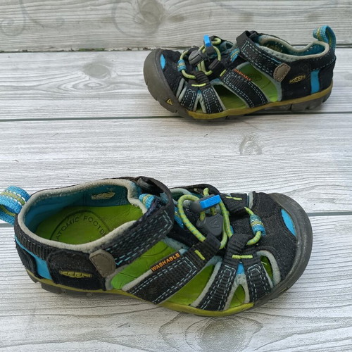 Keen Washable Kids Sandals size 25.5 like new