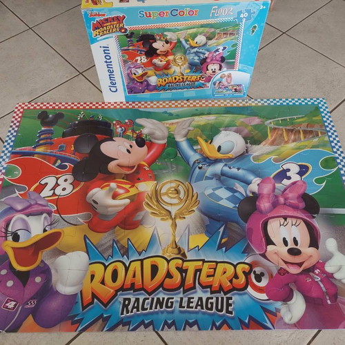 Clementoni Frozen & Mickey puzzles used, 70x100 cm, 40 pieces, pack of 2