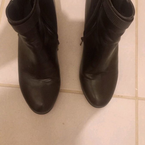 Voi Noi black ankle boots size 40 used, lightly worn