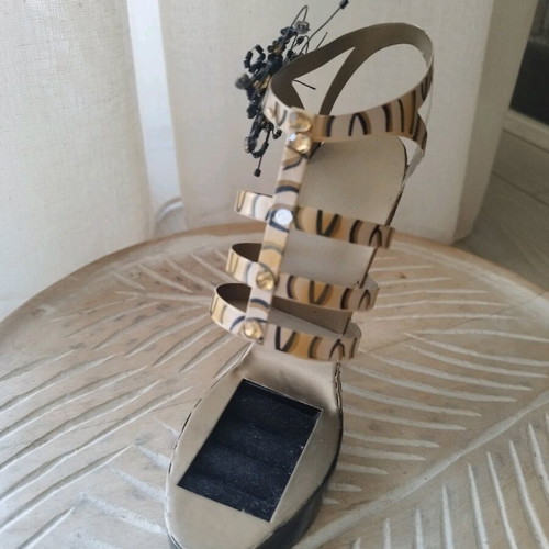 Jewelry stand like new