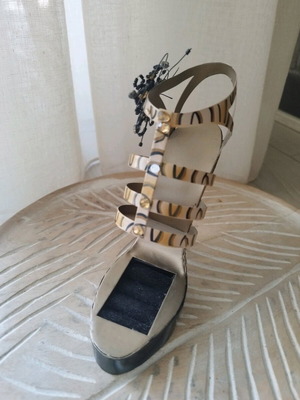 Jewelry stand like new