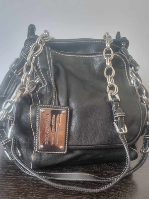 Dolce & Gabbana shoulder bag black like new with chains
