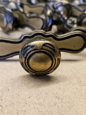 Vintage zamak knobs used, pack of 18, good condition