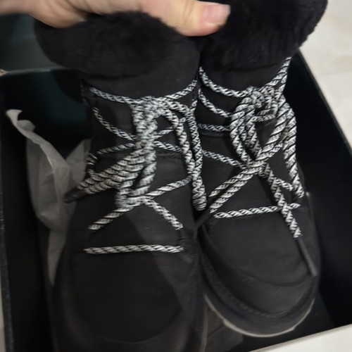 Emu Australia women's boots size 39 like new, black