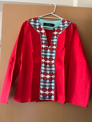 Artians women's shirt long sleeve like new, size S, red