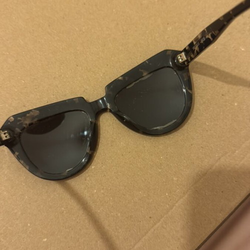 Komono The Stella sunglasses like new, large black lenses, tortoise shell