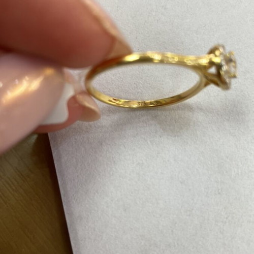 Gold 9K ring with zircon stones new