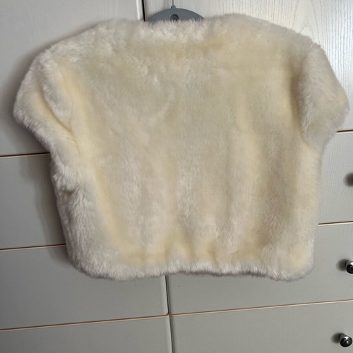 Women's cream fur jacket like new, size Medium