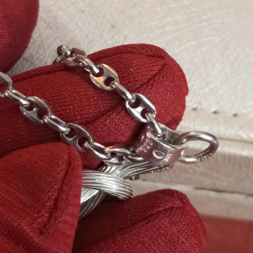 Lalaunis A21 750 925 necklace like new with silver chain