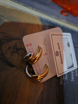 Stainless steel earrings new for Easter gift