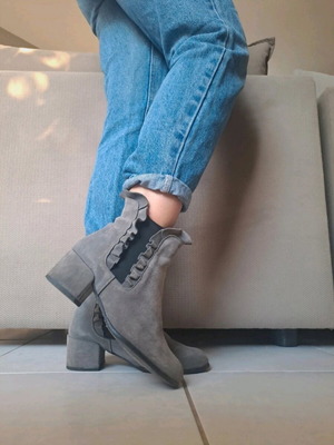 Δερμάτινο χειροποίητο μποτάκι Smart Cronos γκρι μέγεθος 36 σαν καινούργιο