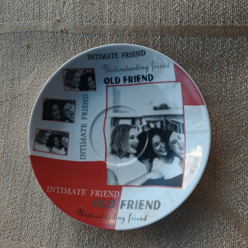 Porcelain decorative plate with friendship theme used