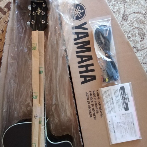 Yamaha APX 500 electro-acoustic guitar new