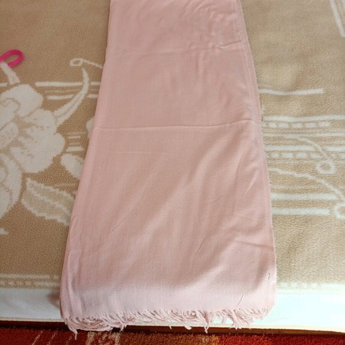 Pink scarf shawl 30% wool and 70% viscose like new