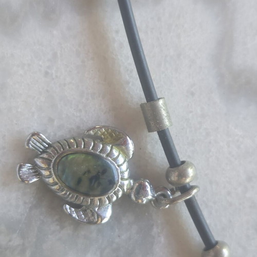 Pendant with abalone-like synthetic resin and silver-tone metal, like new