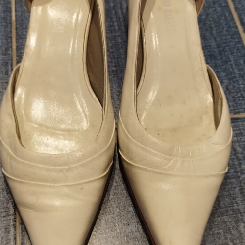 A To Z Greek white pumps size 36 used, very good condition