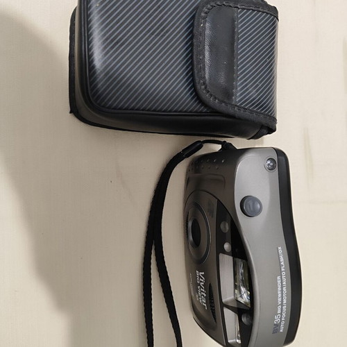 Vivitar Big View BV35 camera like new with free Fuji film
