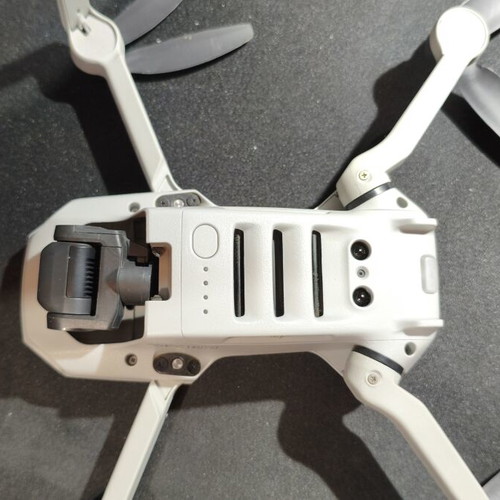DJI Mini SE drone like new with 2.7K camera and USB Type-C