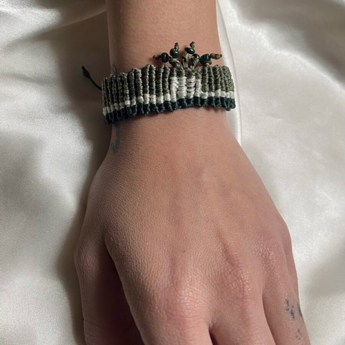 Macrame bracelet like new, handmade, white and green