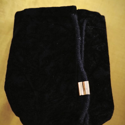 Velvet pouch Vildiridis like new