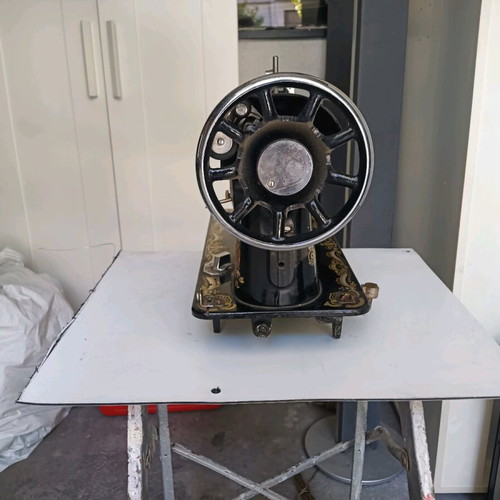Mede Japan Transist sewing machine vintage, like new