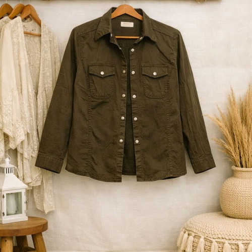 Sarah Lawrence shirt khaki size L like new
