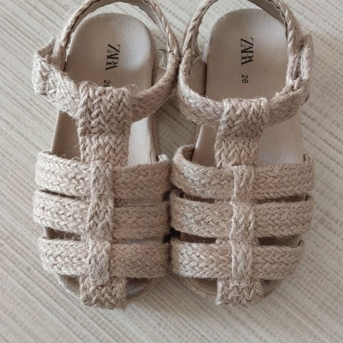 Zara girls' sandals size 26 like new beige