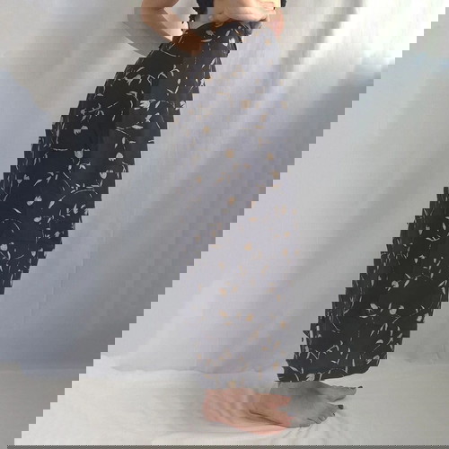 Max Mara long skirt 100% silk size 38 like new, floral