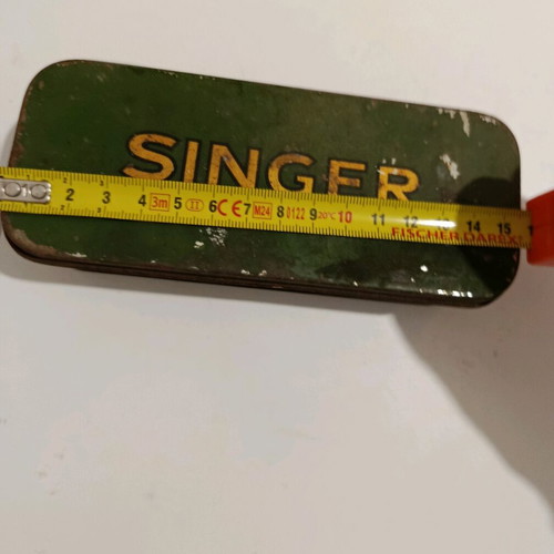 Vintage ραπτικό κουτί Singer μεταχειρισμένο με εξαρτήματα Simanco