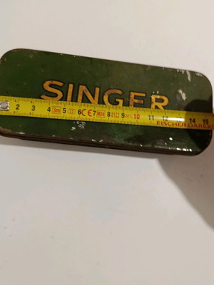 Vintage ραπτικό κουτί Singer μεταχειρισμένο με εξαρτήματα Simanco