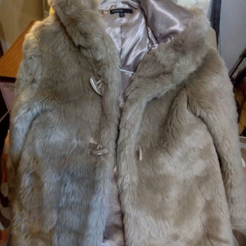 Autograph Faux Fur Coat like new, size 9-10 years, beige cream