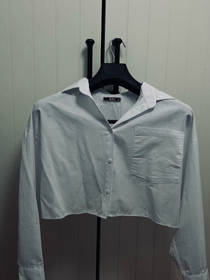 Πουκάμισο crop σαν καινούργιο με ανοιχτή πλάτη μέγεθος M