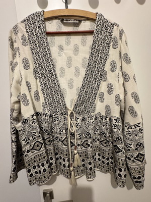 Zara boho cardigan used, beige and black with front tie