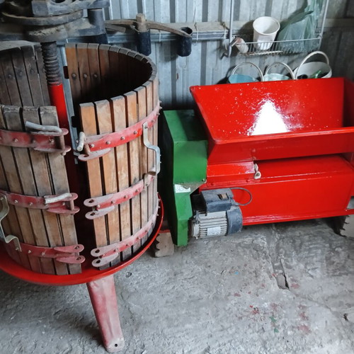 Electric grape crusher and press 70cm height, used