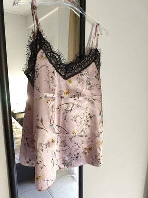 Anel satin top new, adjustable straps, black and pink