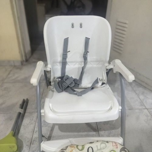 Baby feeding chair used, foldable with accessories