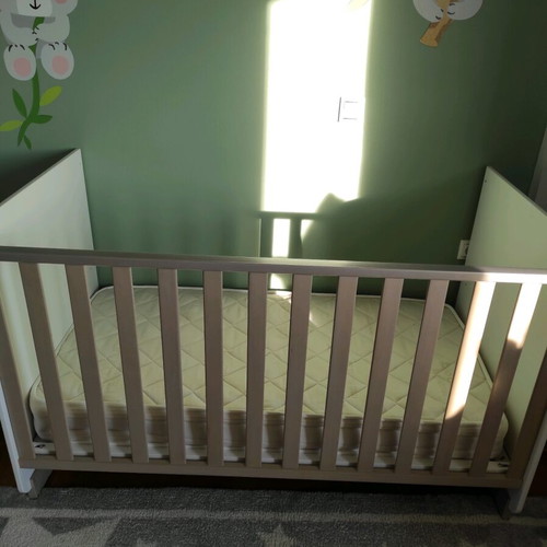 Baby cot like new with mattress 70x140