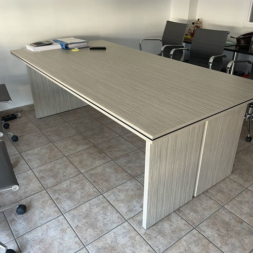 Conference table with 6 visitor chairs like new