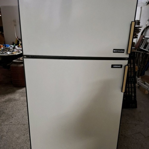 Refrigerator used 152x70x60 cm