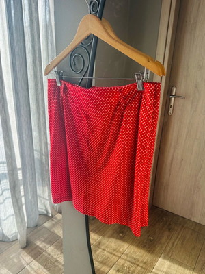 Skirt red polka dot like new, size S/M