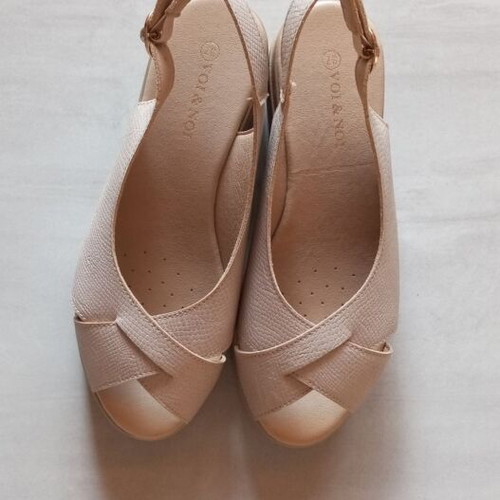 Voi & Noi platform sandals new, size 37, beige