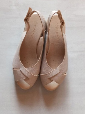 Voi & Noi platform sandals new, size 37, beige